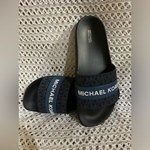 Brand new MK logo slides in size 10
